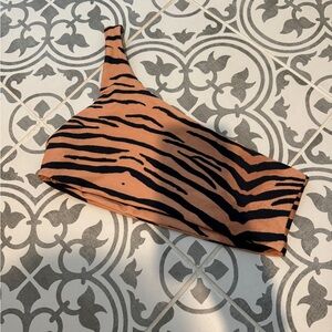 Skatie bikini top in zebra print in Ellis